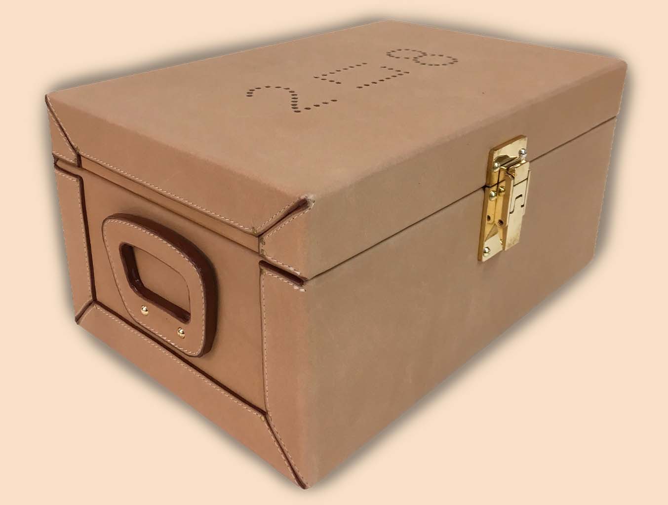Bespoke watchmaking casket 8 watches LL closed