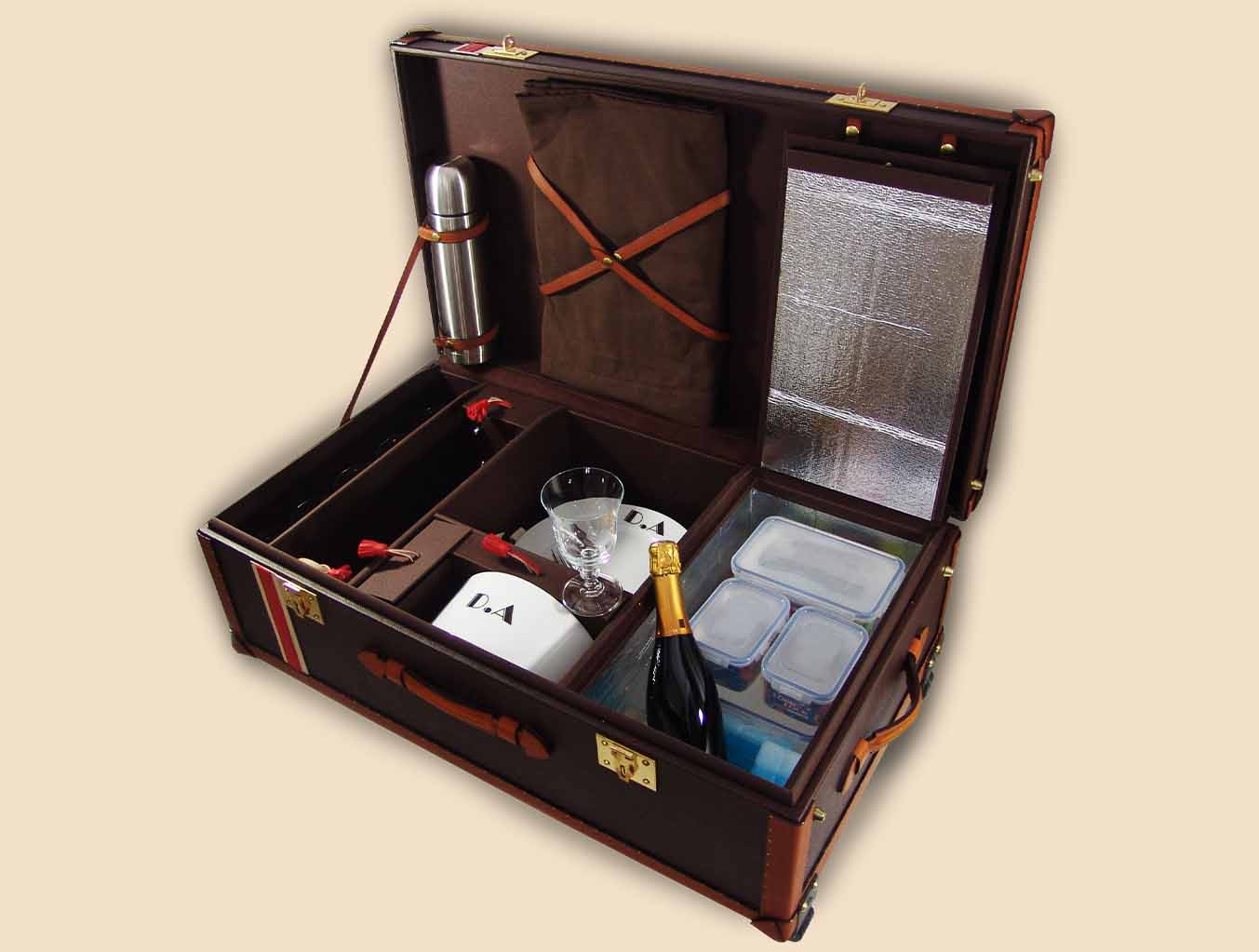 Lunchtime trunk AD open isotherm