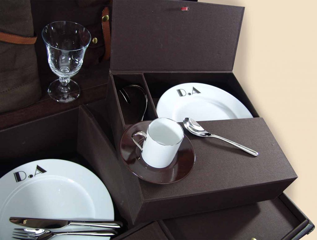 Lunchtime trunk AD plates compartments