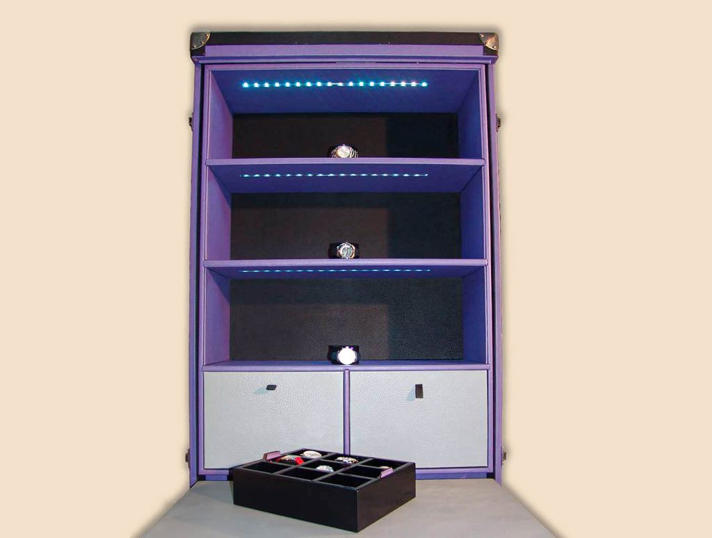 Presentation office trunk removable table for 36 watches interior shelf