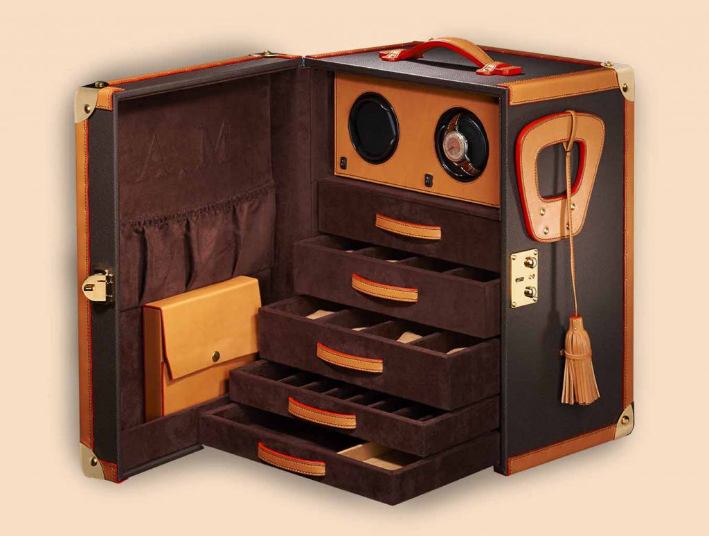 Watchmaking trunk 36 time pieces opened